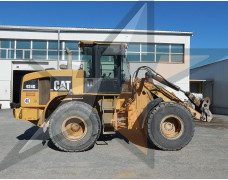 Kolový nakladač CAT 924G 